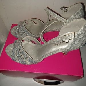 Dream pairs amore silver stiletto